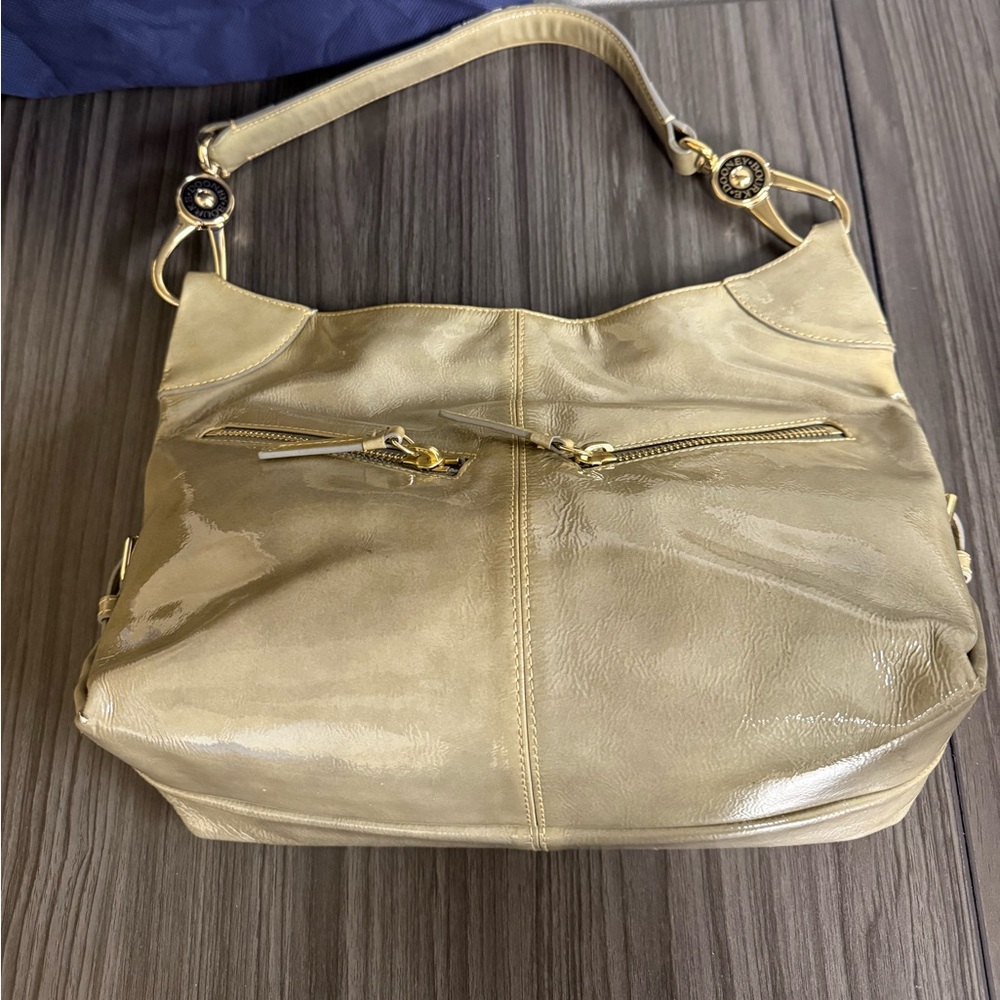 Dooney and Bourke purse